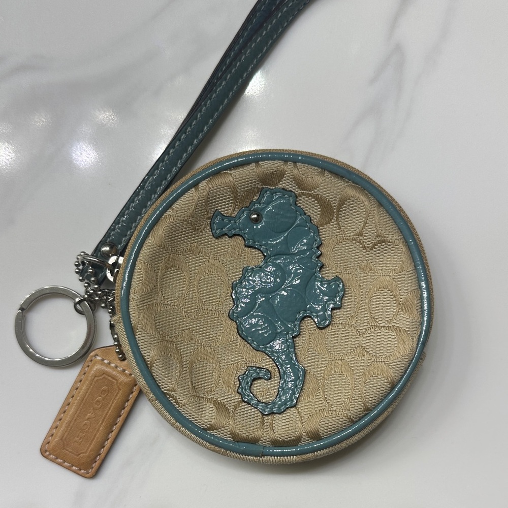 Coach Signature C Juniper seahorse Coin Pouch